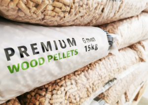 Granulu maisi viens uz otra, priekšpusē uzraksts "Premium"