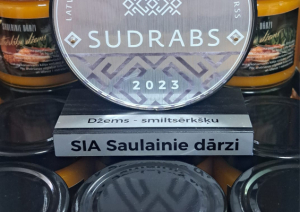 Smiltsērkšķu džema burziņas un Novada garša balva tām priekšpusē