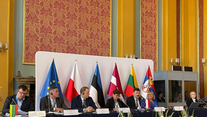 Prezidija galds Baltijas-Polijas maksājumu aģentūru konferencē