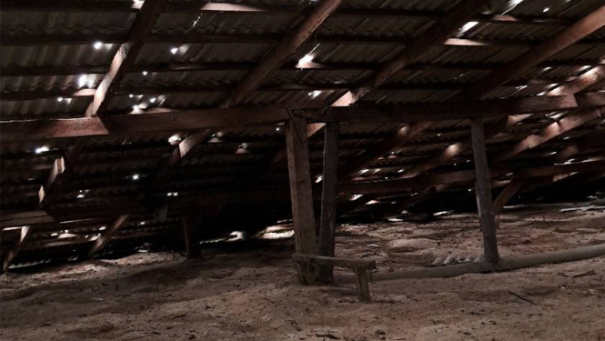 Krusas sasists jumts no bēniņiem