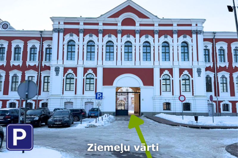 Jelgavas pils ieeja ar norādēm