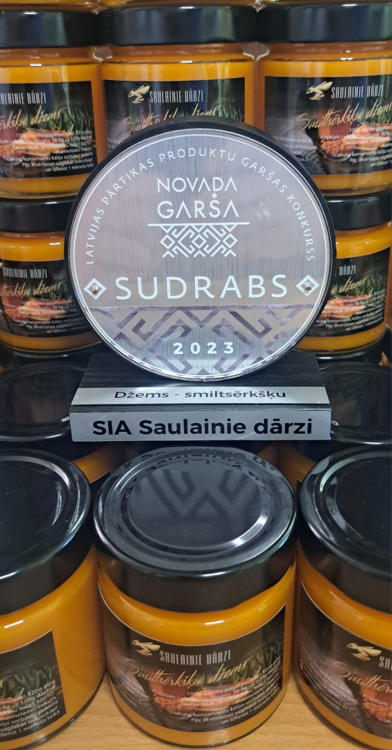 Smiltsērkšķu džema burziņas un Novada garša balva tām priekšpusē