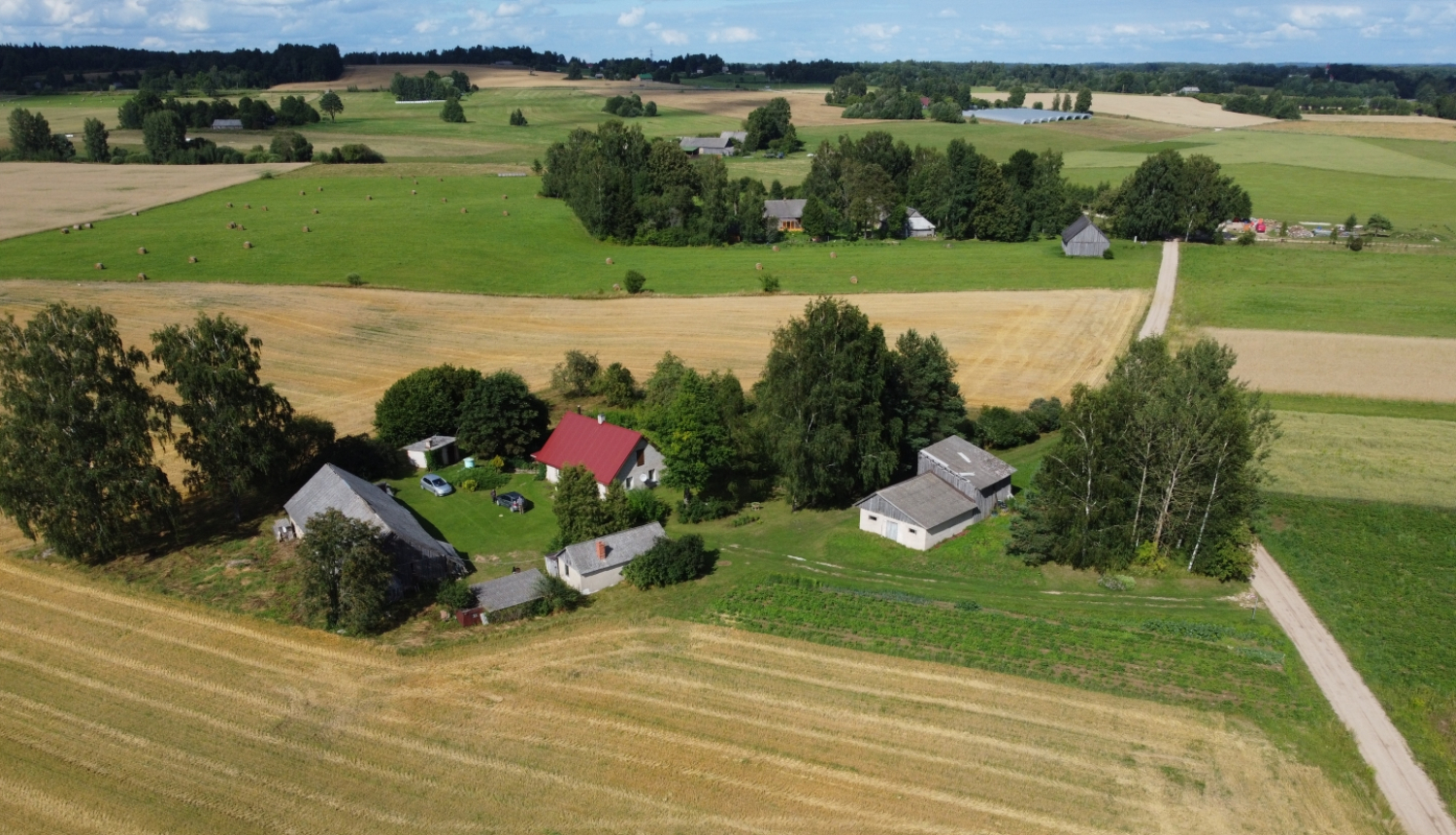 Lauku saimniecība no drona lidojuma