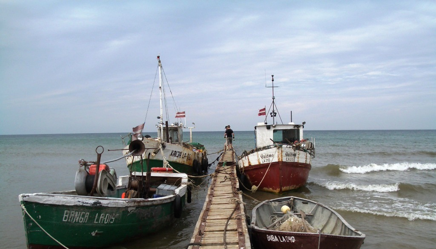 Zvejas kuģi zvejnieku ostā