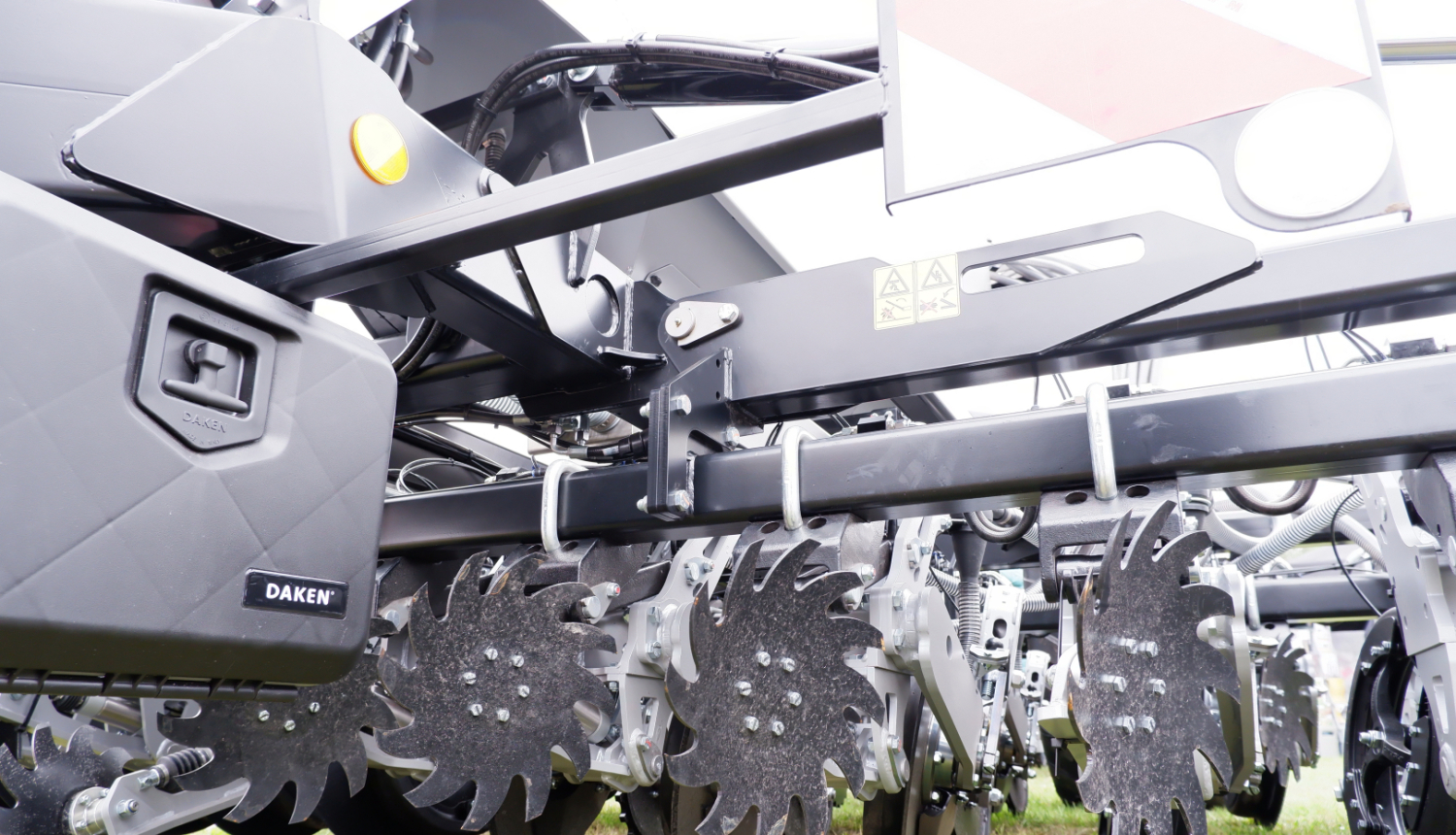 Tiešās sējas mašīna tuvplānā